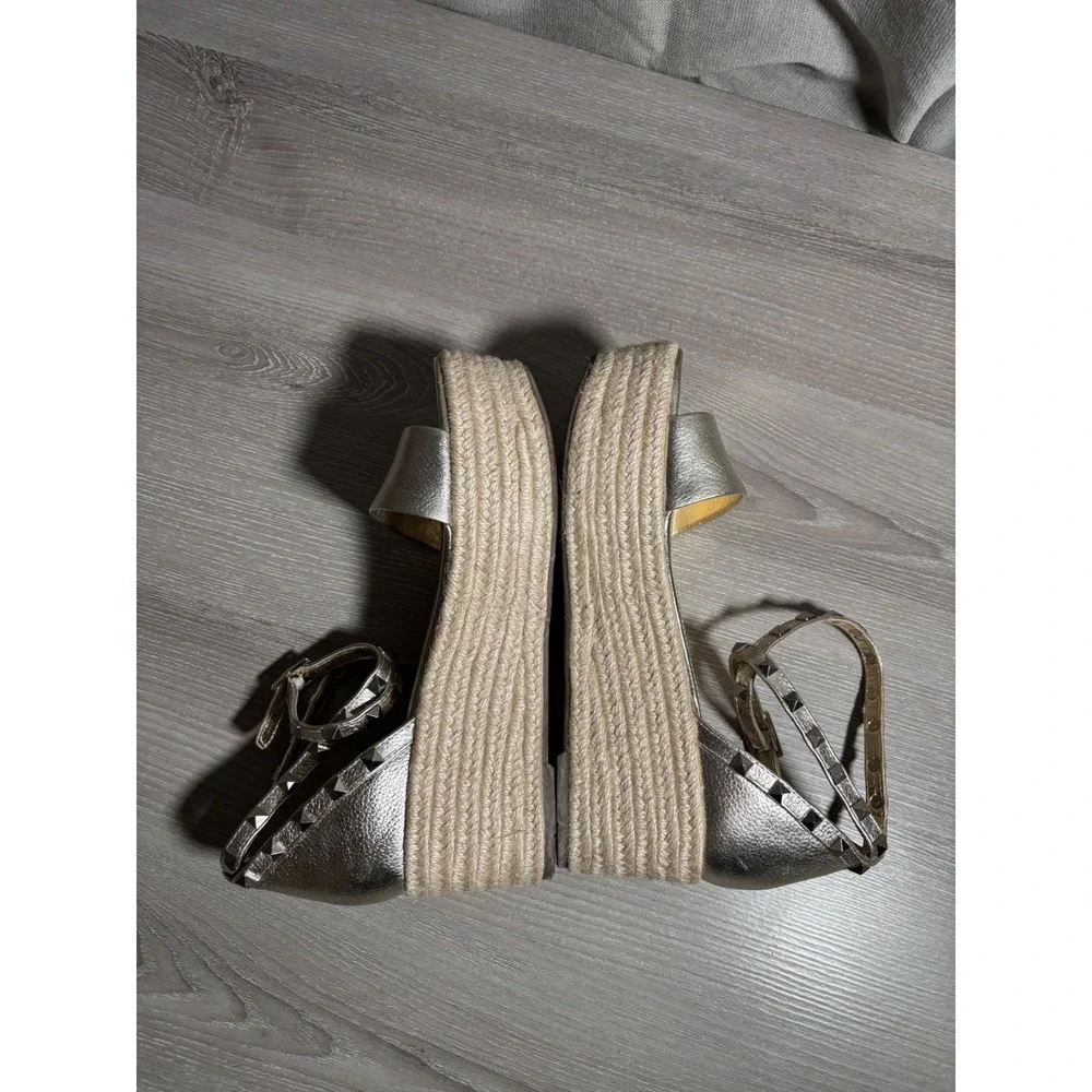 Marc Fisher Size 7 Adalyn Gold Metallic Studded Espadrille Wedge Sandals Boho‎